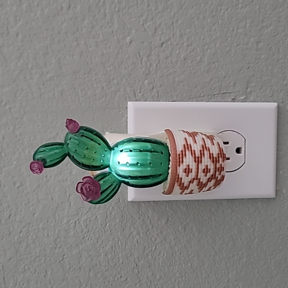 Bath and body works wallflower